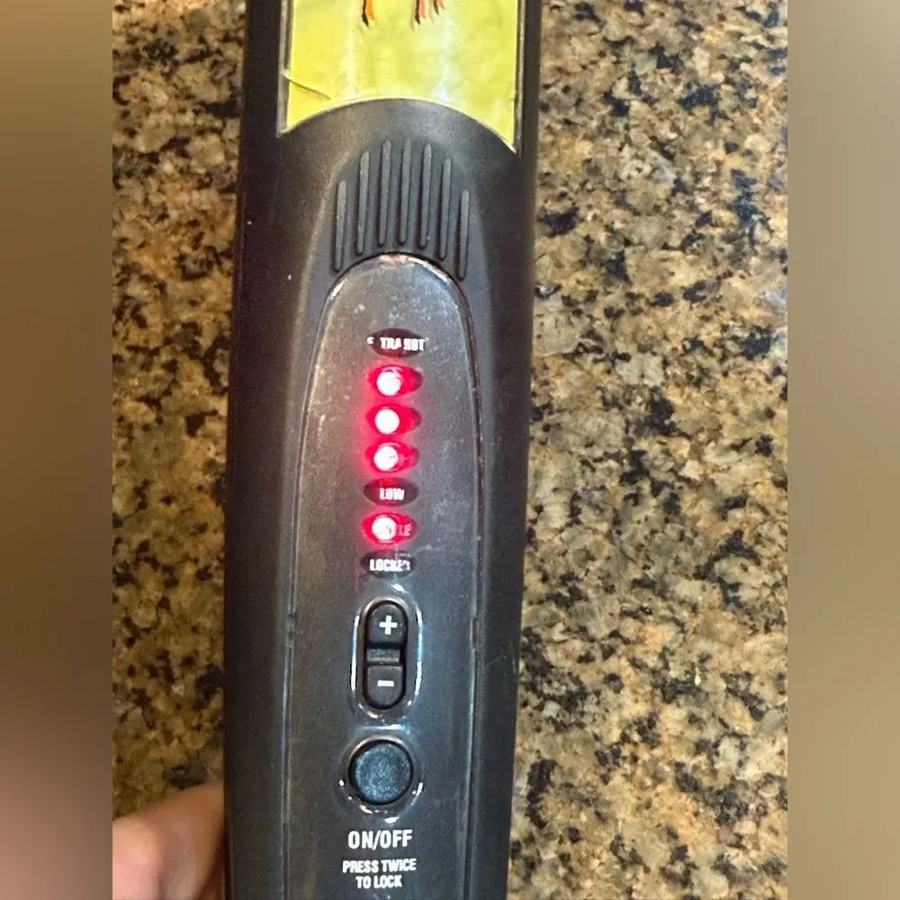Unbranded this straightener